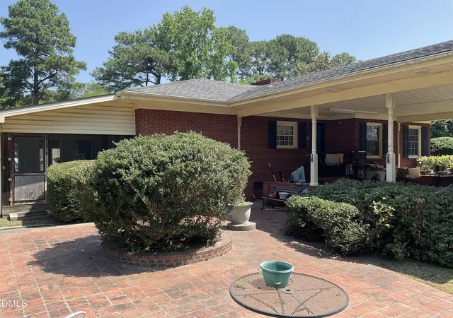 4th image of 1206 E Cumberland St, Dunn, NC 28334 | MLS# 10182796