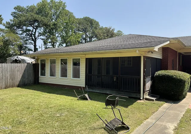 5th image of 1206 E Cumberland St, Dunn, NC 28334 | MLS# 10182796