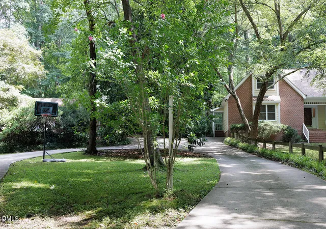 Photo 4 of Sale Pending at 6512 Bakersfield Dr, Raleigh, NC 27606 | MLS# 10178858 | Listing updated on 2026-08-31