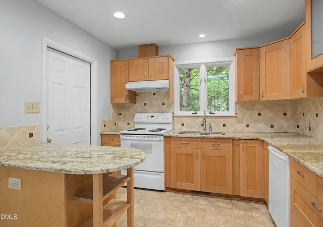 Homes for sale in Chapel Hill, NC | 239 Seminole Dr, Chapel Hill, NC 27514 | MLS# 10178777