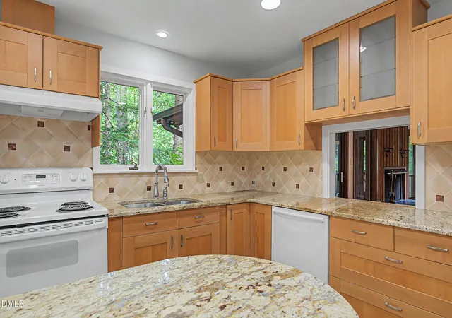 Homes for sale in Chapel Hill, NC | 239 Seminole Dr, Chapel Hill, NC 27514 | MLS# 10178777