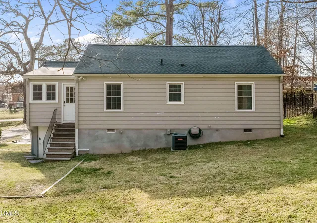 Photo 3 of Sale Pending at 212 Southerland St, Durham, NC 27703 | MLS# 10178599 | Listing updated on 2026-09-18