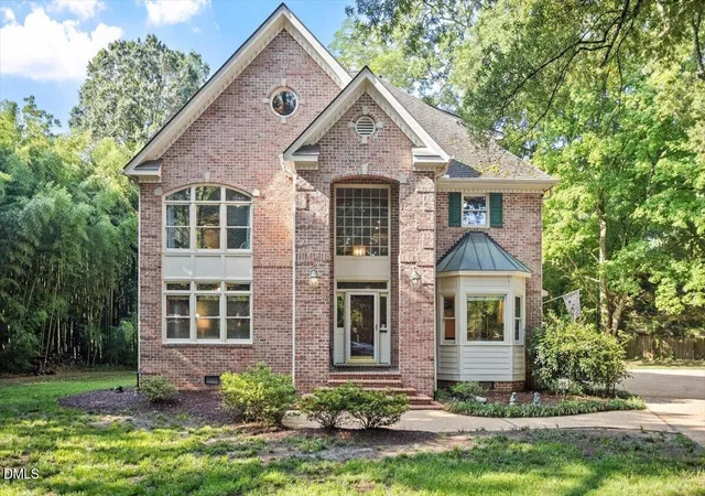 Photo 1 of Single family home for sale at 118 E Walnut Ave, Wake Forest, NC 27587 | MLS# 10179144 | Listing updated on 2026-10-01