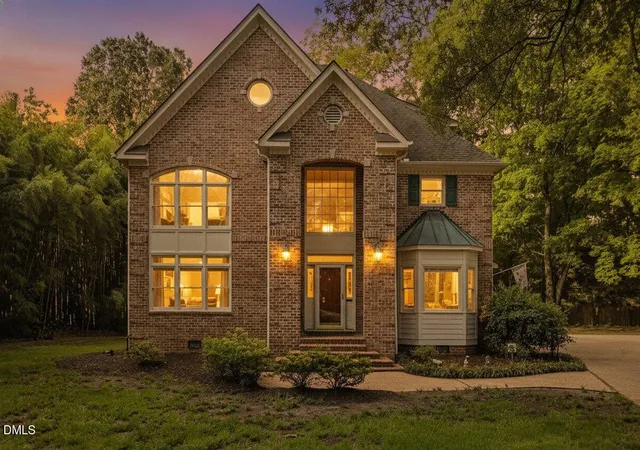 Photo 2 of Single family home for sale at 118 E Walnut Ave, Wake Forest, NC 27587 | MLS# 10179144 | Listing updated on 2026-10-01