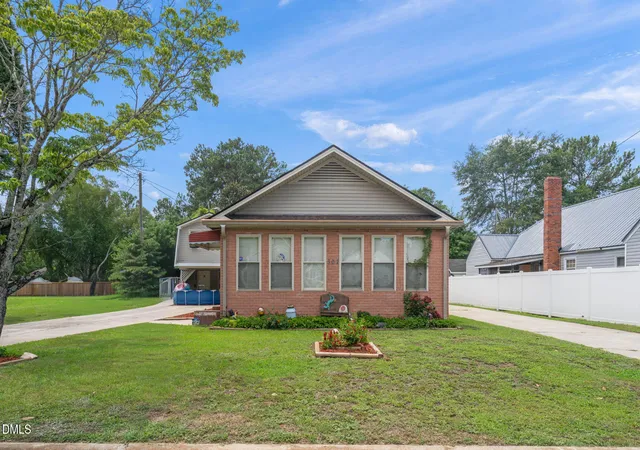 Photo 3 of Sale Pending at 307 W Canary St, Dunn, NC 28334 | MLS# 10178753 | Listing updated on 2026-10-07