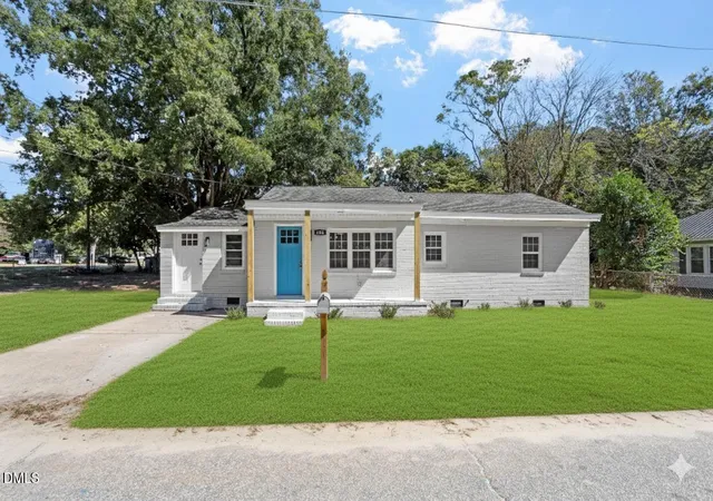 1st image of 604 E Townsend St, Dunn, NC 28334 | MLS# 10179245