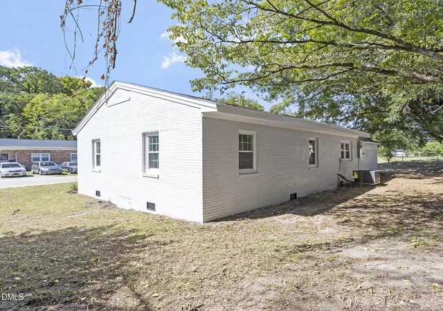 27th image of 604 E Townsend St, Dunn, NC 28334 | MLS# 10179245