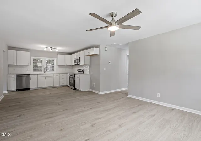 2nd image of 604 E Townsend St, Dunn, NC 28334 | MLS# 10179245