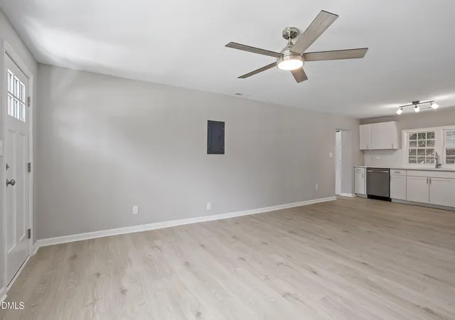 3rd image of 604 E Townsend St, Dunn, NC 28334 | MLS# 10179245
