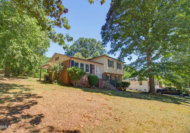 Photo 3 of Sale Pending at 4406 Beckford Dr, Greensboro, NC 27407 | MLS# 10180836 | Listing updated on 2026-07-23
