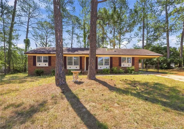 Photo 1 of Single family home for sale at 5805 Cold Harbor Ct, Fayetteville, NC 28304 | MLS# 765636 | Listing updated on 2026-07-30