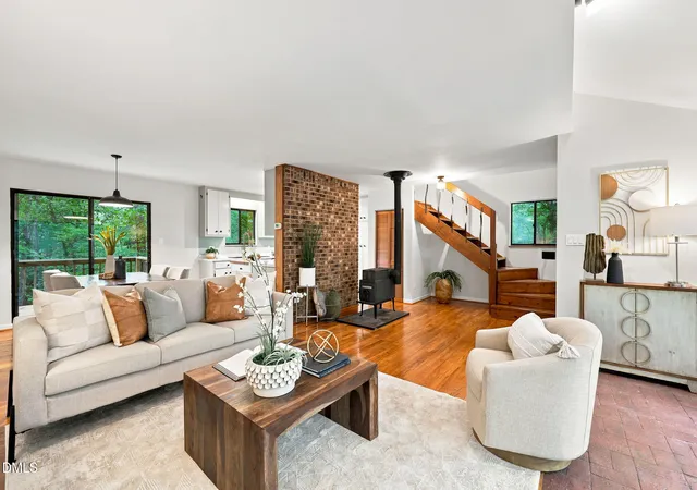 3rd image of 612 Cedar Brook Wy, Chapel Hill, NC 27516 | MLS# 10182093
