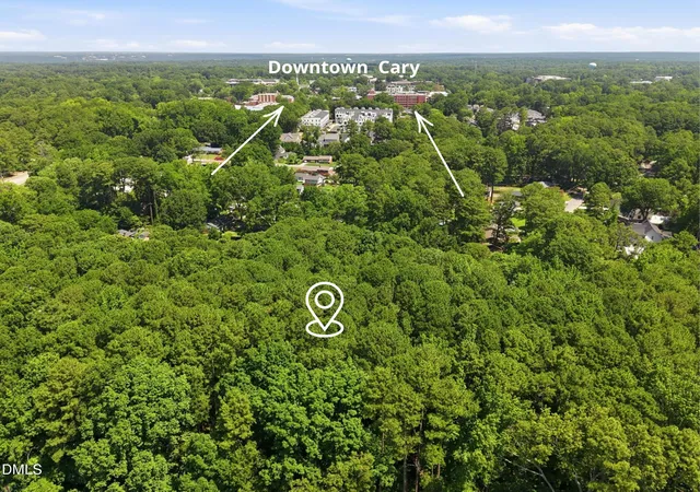 3rd image of 122 Meadow Dr, Cary, NC 27511 | MLS# 10179370