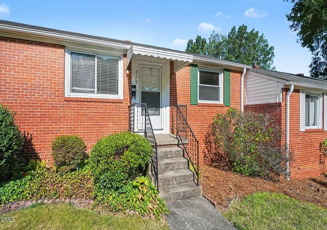 2nd image of 519 Overlook St, Greensboro, NC 27403 | MLS# 10179294