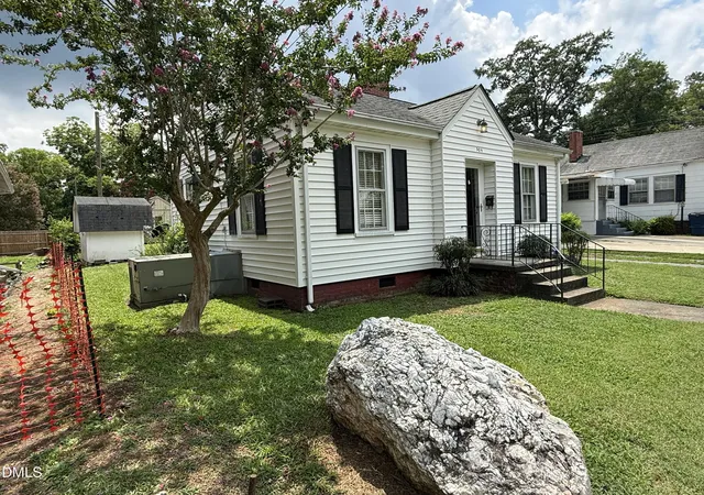 Homes for sale in Smithfield, NC | 304 E Woodall St, Smithfield, NC 27577 | MLS# 10178749