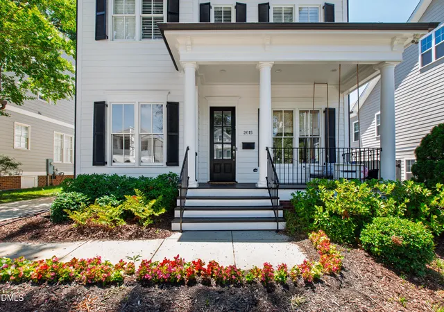 Photo 3 of Single family home for sale at 2615 Davis St, Raleigh, NC 27608 | MLS# 10178766 | Listing updated on 2026-09-15