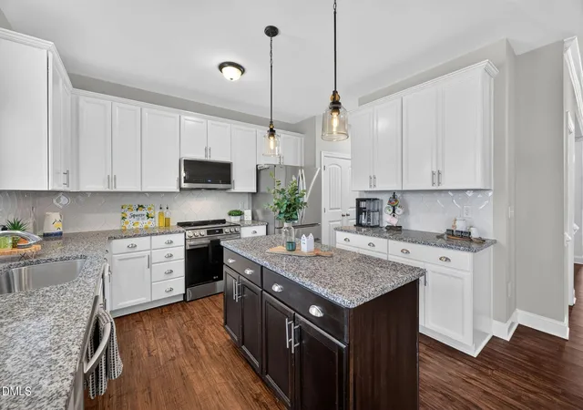 Photo 4 of Single family home for sale at 804 Buckner Ct, Fuquay Varina, NC 27526 | MLS# 10179050 | Listing updated on 2026-10-20