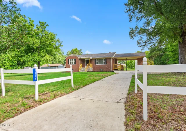 Homes for sale in Gibsonville, NC | 5819 Scarlet Oak Dr, Gibsonville, NC 27301 | MLS# 10178814