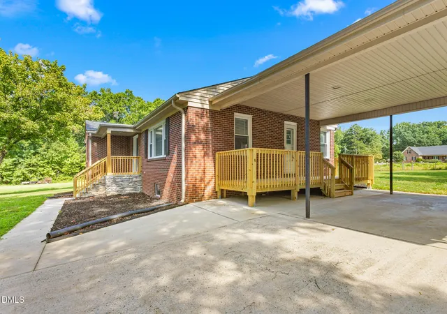 Homes for sale in Gibsonville, NC | 5819 Scarlet Oak Dr, Gibsonville, NC 27301 | MLS# 10178814