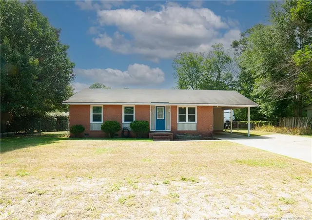 Homes for sale in Spring Lake, NC | 3202 Brinkley Dr, Spring Lake, NC 28390 | MLS# 765528