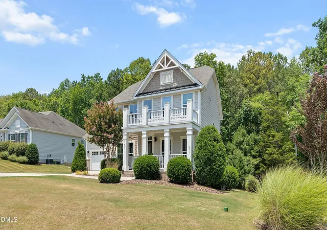 Photo 3 of Single family home for sale at 147 S Farnleigh Dr, Chapel Hill, NC 27517 | MLS# 10178914 | Listing updated on 2026-09-17