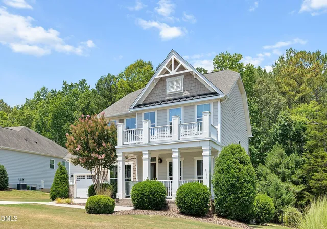 Photo 4 of Single family home for sale at 147 S Farnleigh Dr, Chapel Hill, NC 27517 | MLS# 10178914 | Listing updated on 2026-09-17