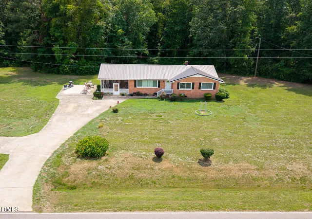 Photo 2 of Single family home for sale at 292 Ernest Turner Rd, Warrenton, NC 27589 | MLS# 10179750 | Listing updated on 2026-08-24