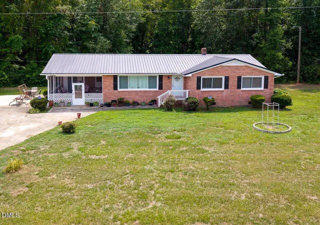 Photo 5 of Single family home for sale at 292 Ernest Turner Rd, Warrenton, NC 27589 | MLS# 10179750 | Listing updated on 2026-08-24