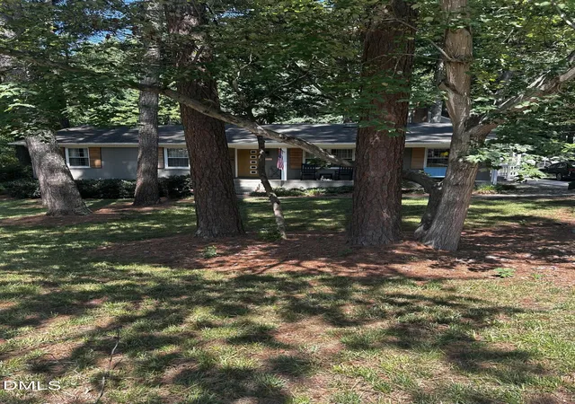 3rd image of 412 Emerson Dr, Raleigh, NC 27609 | MLS# 10178952