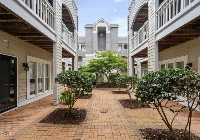 3rd image of 1000 Brighthurst Dr, Raleigh, NC 27605
