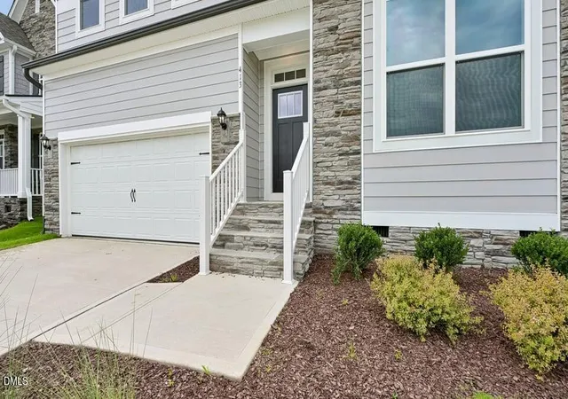 Photo 4 of Single family home for sale at 413 Falls Blf Dr, Wake Forest, NC 27587 | MLS# 10178934 | Listing updated on 2026-10-06