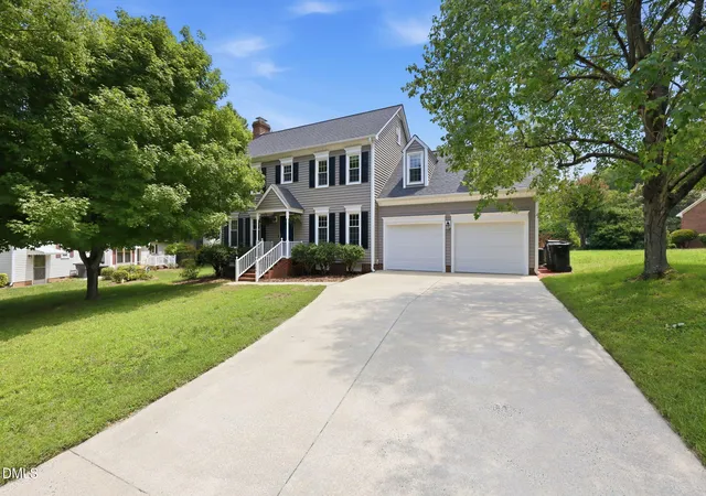 Photo 3 of Single family home for sale at 2506 Ashley Pl, Burlington, NC 27215 | MLS# 10183262 | Listing updated on 2026-09-14