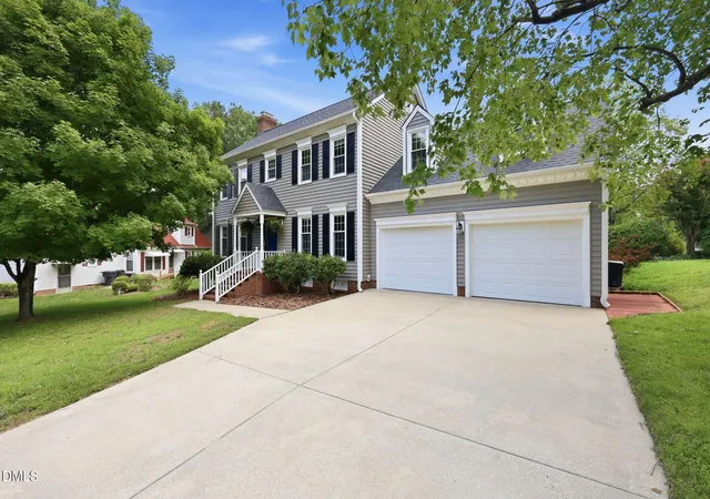 Photo 3 of Single family home for sale at 2506 Ashley Pl, Burlington, NC 27215 | MLS# 10183262 | Listing updated on 2026-09-14
