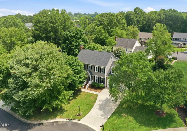 Photo 4 of Single family home for sale at 2506 Ashley Pl, Burlington, NC 27215 | MLS# 10183262 | Listing updated on 2026-09-14
