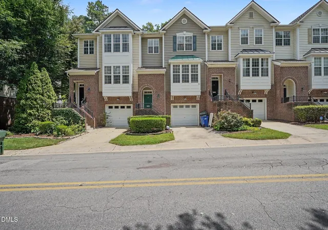 Photo 2 of Single family home for sale at 5453 Crescentview Pkwy, Raleigh, NC 27606 | MLS# 10179308 | Listing updated on 2026-07-24