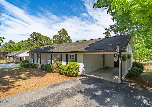 Photo 3 of Single family home for sale at 611 S 14th Street, Lillington, NC 27546 | MLS# 10179422 | Listing updated on 2026-08-24