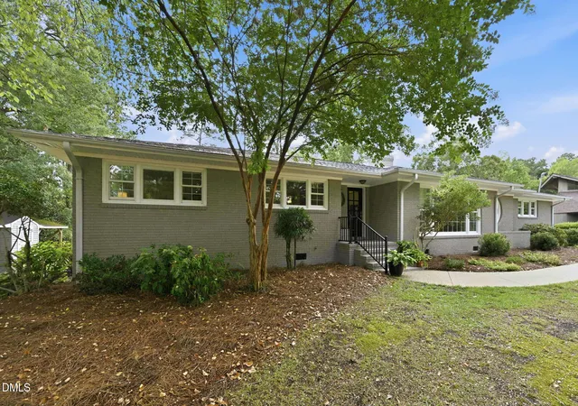 2nd image of 406 Country Club Dr, Jacksonville, NC 28546 | MLS# 10181416