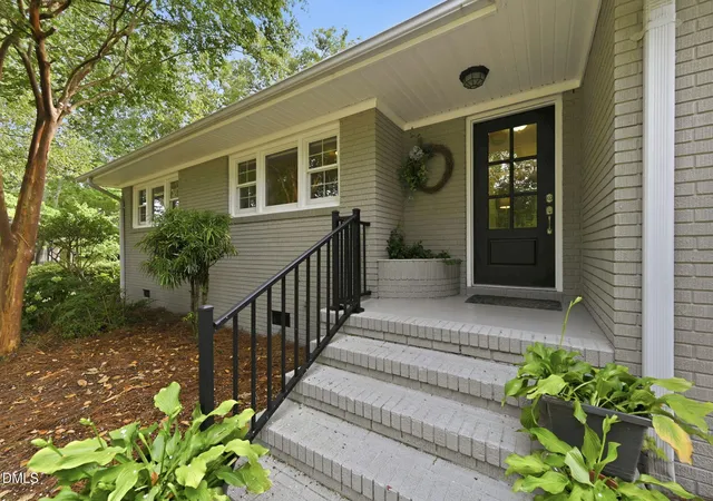 5th image of 406 Country Club Dr, Jacksonville, NC 28546 | MLS# 10181416