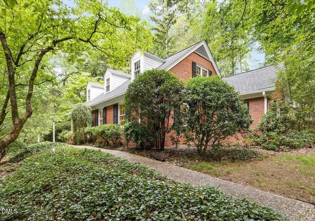Photo 3 of Sale Pending at 416 Brookside Dr, Chapel Hill, NC 27516 | MLS# 10180336 | Listing updated on 2026-09-15