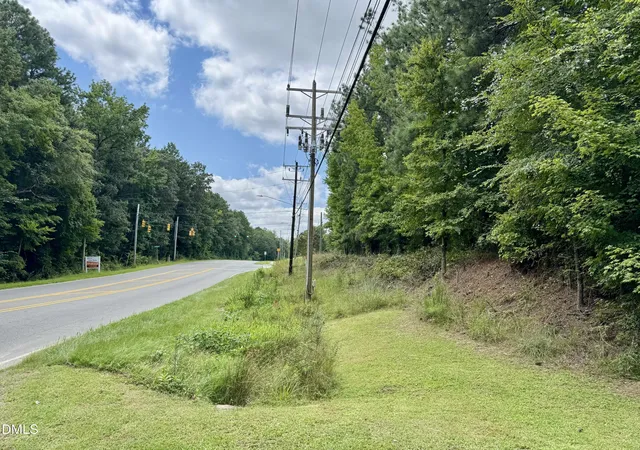 3rd image of 1885 Old Oxford Rd, Durham, NC 27704 | MLS# 10179034