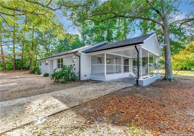 Homes for sale in Laurinburg, NC | 216 Speller St, Laurinburg, NC 28352 | MLS# 765702