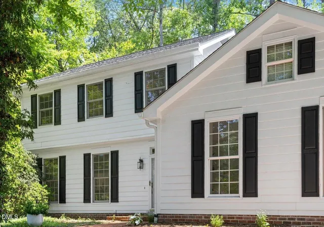 Photo 3 of Single family home for sale at 6810 Falconbridge Rd, Chapel Hill, NC 27517 | MLS# 10181578 | Listing updated on 2026-09-15
