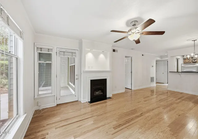 Listing Photo 5 - Condo for sale in building located at 1021 Nicholwood Dr, Raleigh, NC 27605
