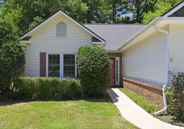Photo 3 of Sale Pending at 1107 Ml Run Rd, Sneads Ferry, NC 28460 | MLS# 10180477 | Listing updated on 2026-09-08