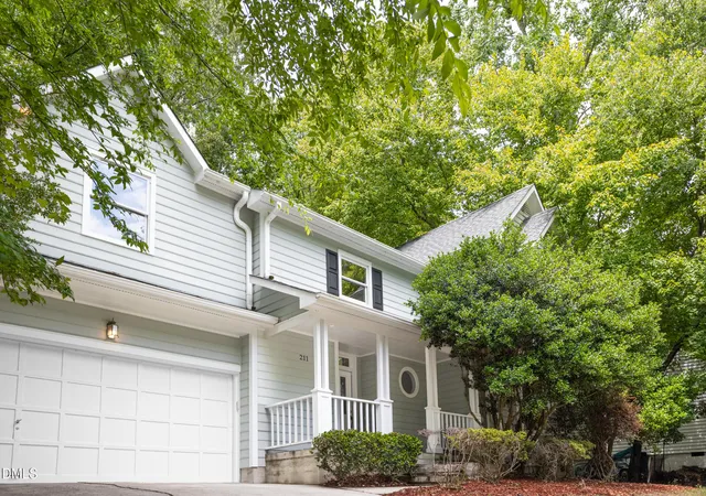 Photo 3 of Single family home for sale at 211 Oxford Hills Dr, Chapel Hill, NC 27514 | MLS# 10179495 | Listing updated on 2026-07-18