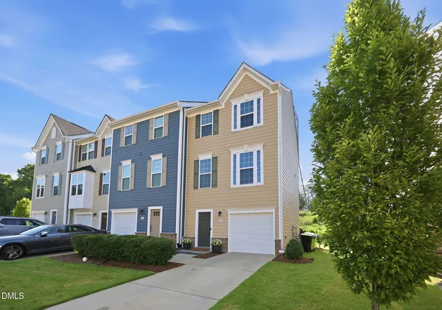 Photo 1 of Townhouse for sale at 462 Brier Summit Pl, Durham, NC 27703 | MLS# 10179596 | Listing updated on 2026-09-18
