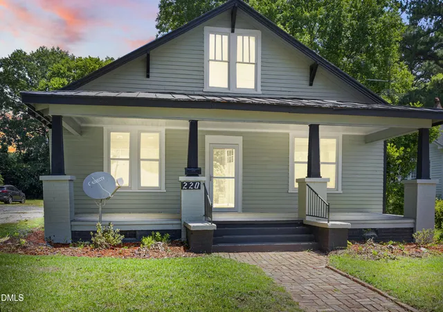 1st image of 220 Beaman St, Clinton, NC 28328 | MLS# 10179509
