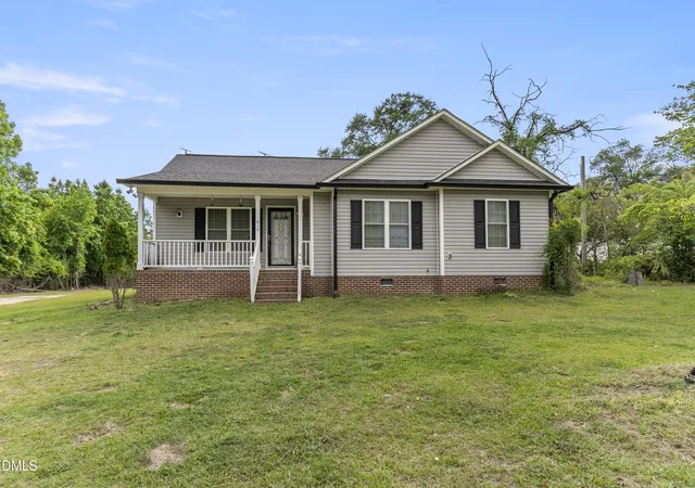 Homes for sale in Newton Grove, NC | 616 Trail End Ln, Newton Grove, NC 28366 | MLS# 10179154