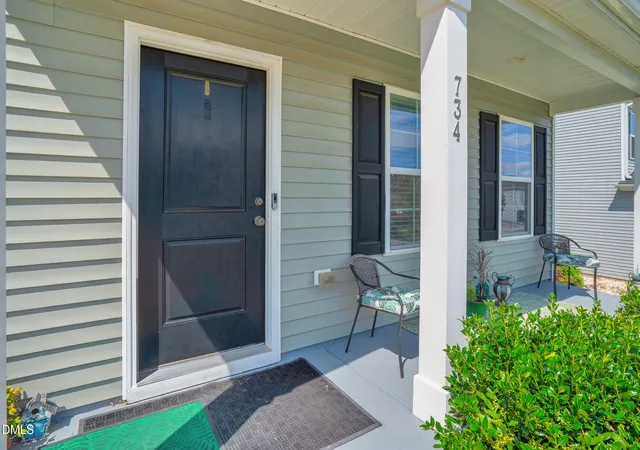 Photo 3 of Single family home for sale at 734 Rolling Crk Cir, Clayton, NC 27520 | MLS# 10180401 | Listing updated on 2026-08-19
