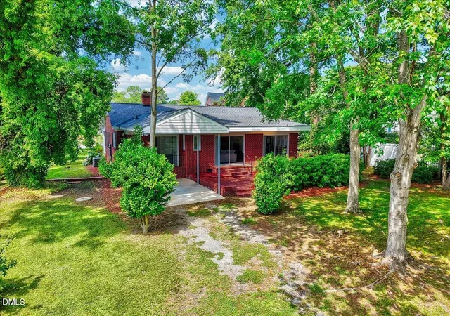 3rd image of 402 N Main St, Four Oaks, NC 27524 | MLS# 10179480